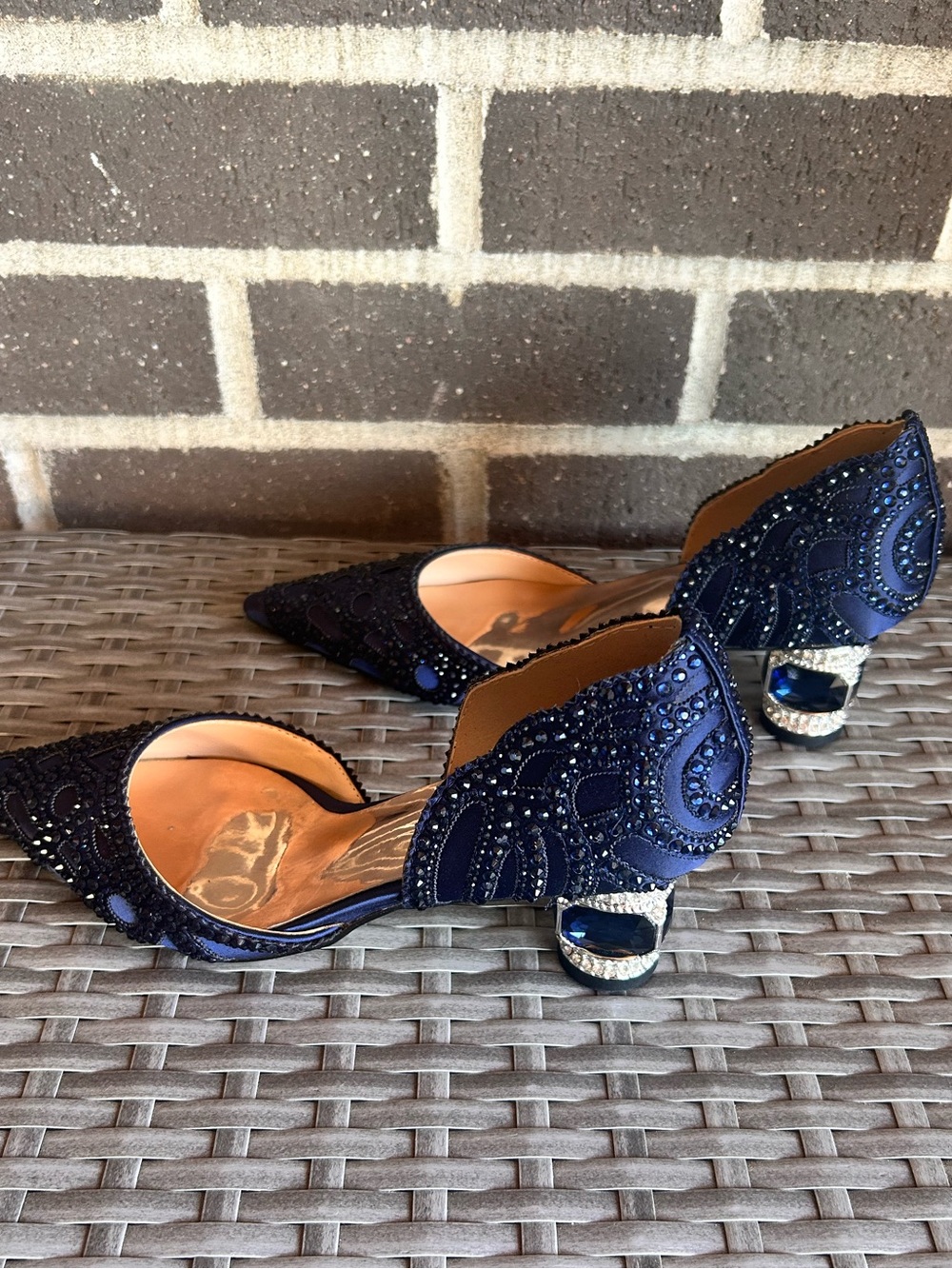 XYD Navy Embellished Pointed-Toe D'Orsay Ni Heels Size 6